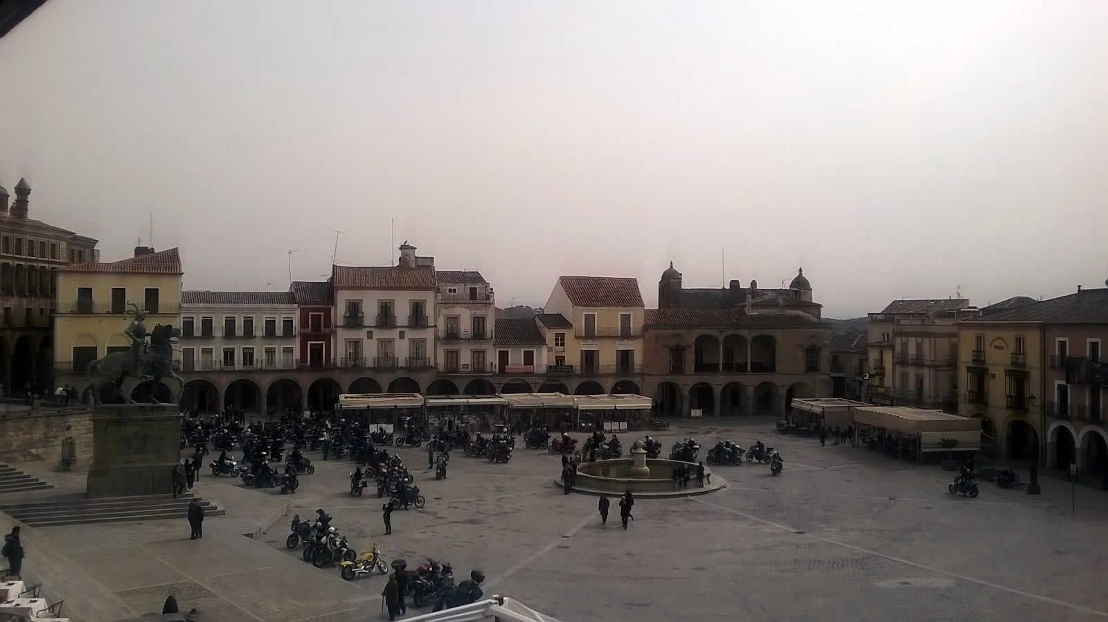 Concentracion-de-motos-en-trujillo-2